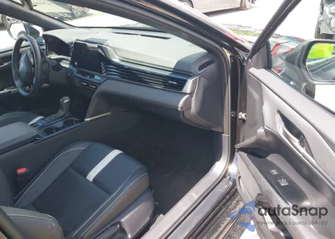 2025 Toyota Camry Xse/Xle/Le/Se z USA, uszkodzony, nr VIN 4T1DAACK0SU024677